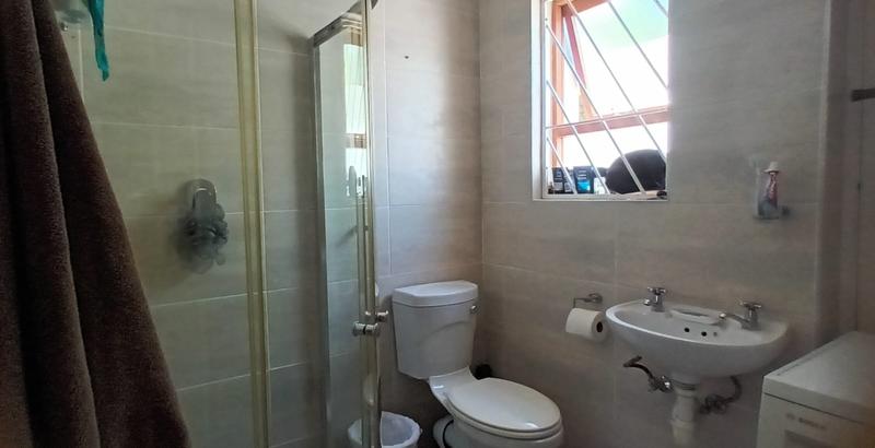 4 Bedroom Property for Sale in Heathfield Western Cape